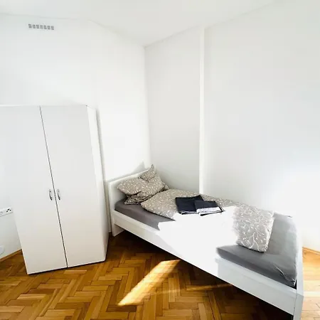 Apartment Living Rebuli 5 Leitendorf