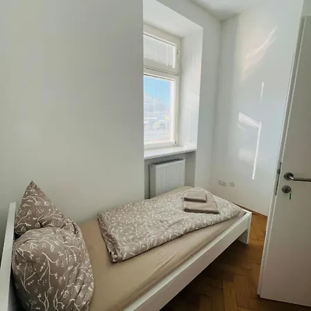 Living Rebuli 5 Leitendorf